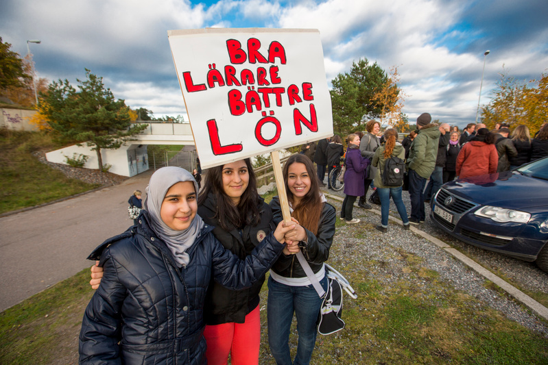 Demostration mot låg lön för lärare